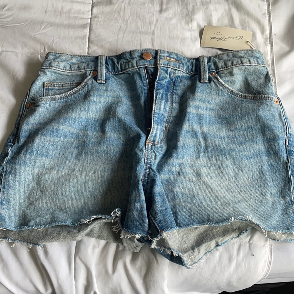BRAND NEW UNIVERSAL THREAD SHORTS